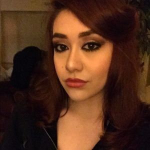 Meet your Posher, Christina